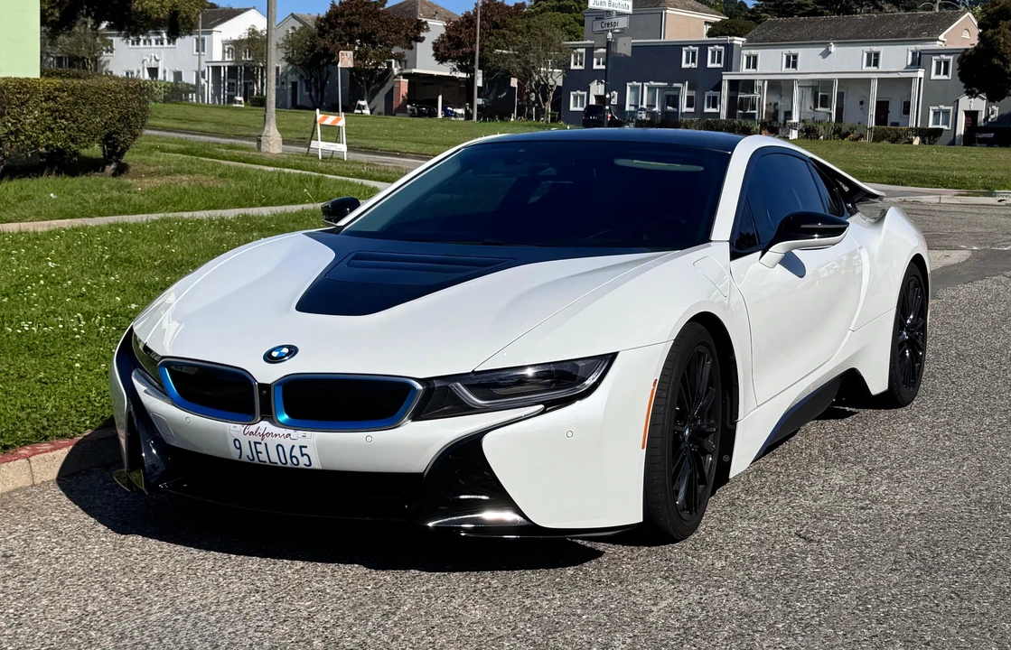 2019 BMW i8 - Image 8 of 31