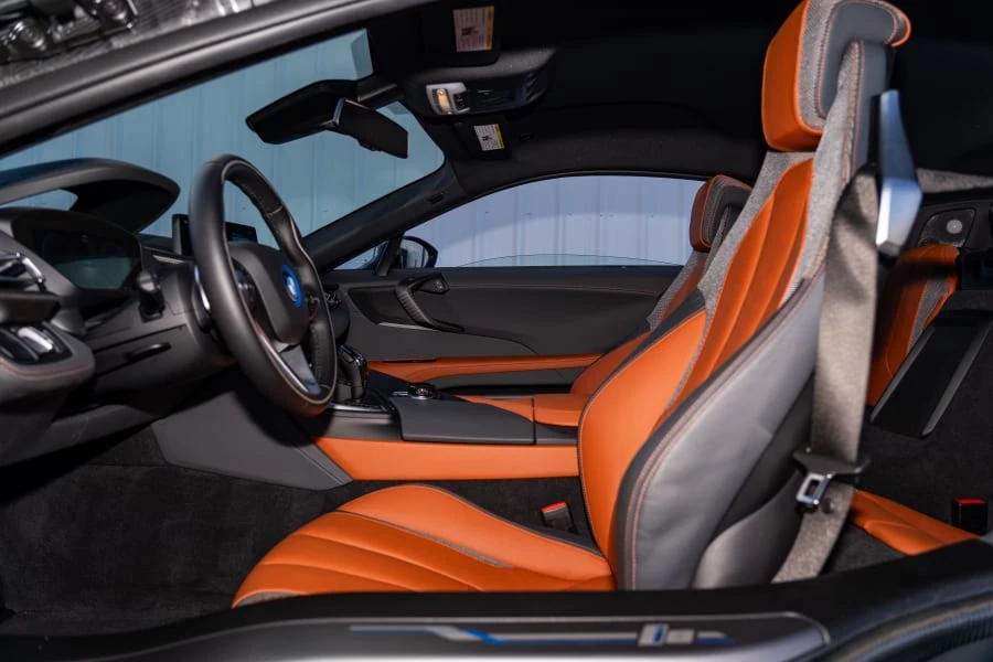 2019 BMW i8 - Image 17 of 25