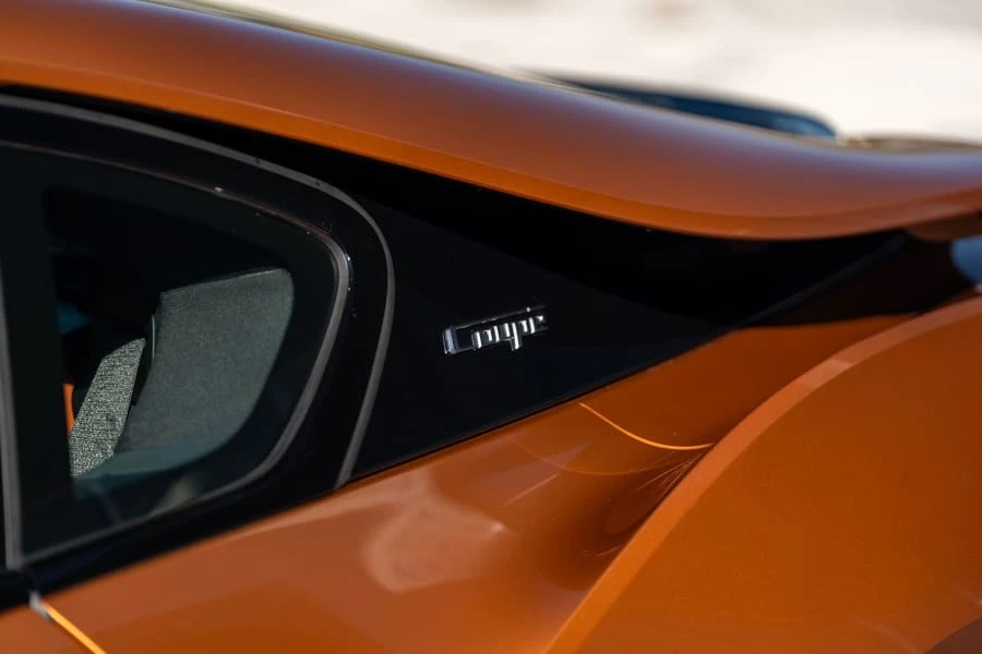2019 BMW i8 - Image 11 of 25