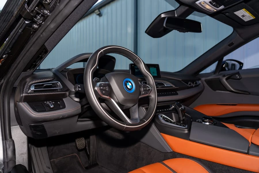 2019 BMW i8 - Image 16 of 25
