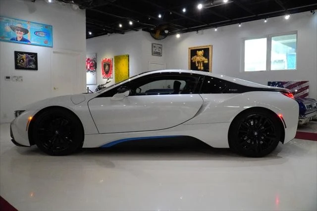 2019 BMW i8 - Image 11 of 21