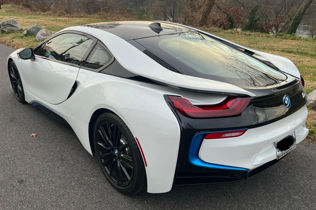 2019 BMW i8 - Image 4 of 27