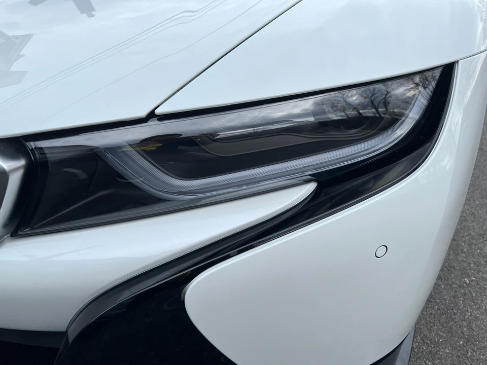 2019 BMW i8 - Image 17 of 27