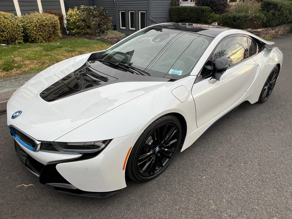 2019 BMW i8 - Image 8 of 27