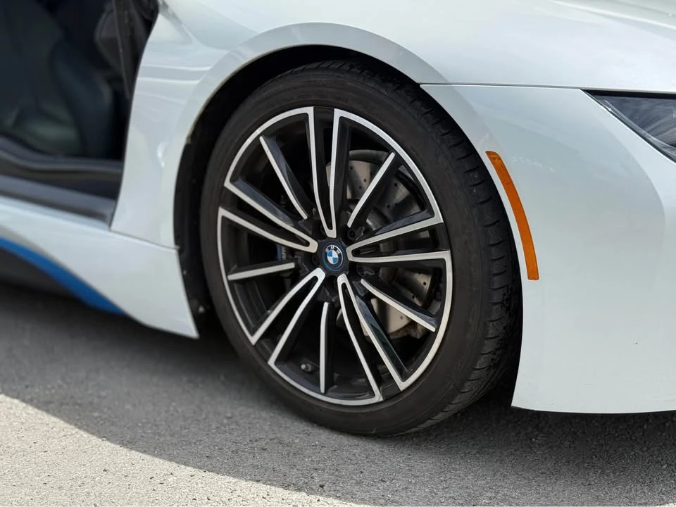 2019 BMW i8 - Image 7 of 16