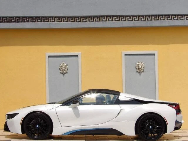 2019 BMW i8 - Image 2 of 20