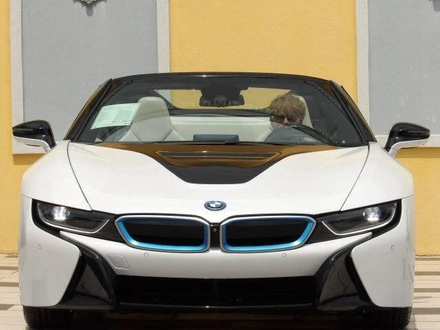 2019 BMW i8 - Image 19 of 20