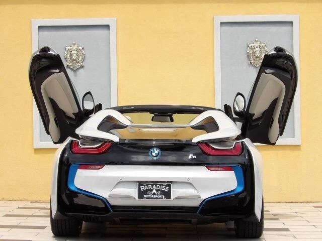 2019 BMW i8 - Image 14 of 20