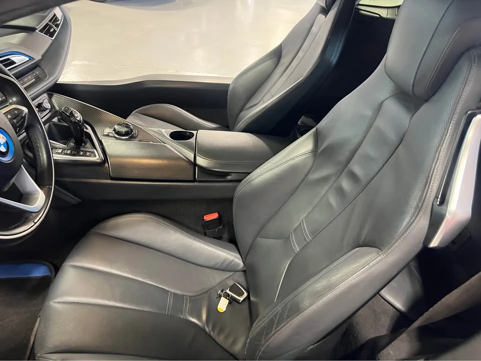 2019 BMW i8 - Image 6 of 8