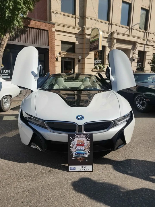 2019 BMW i8 - Image 2 of 2