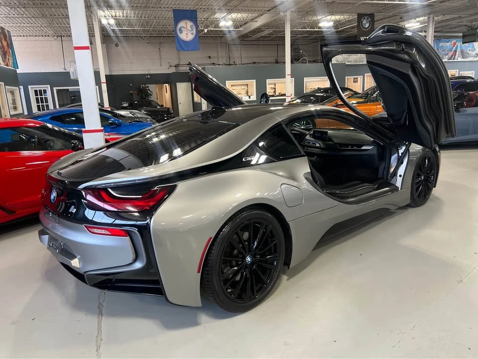 2019 BMW i8 - Image 2 of 8