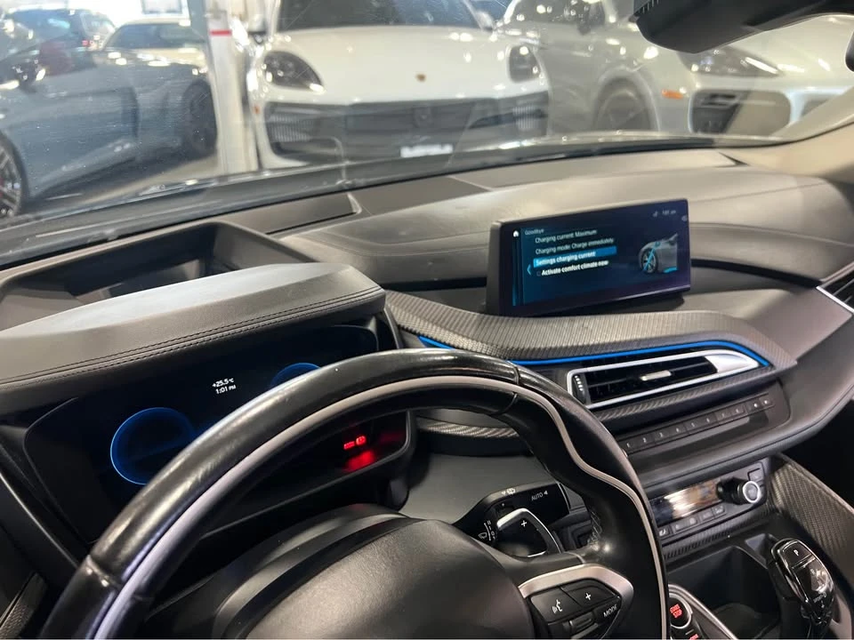 2019 BMW i8 - Image 7 of 8