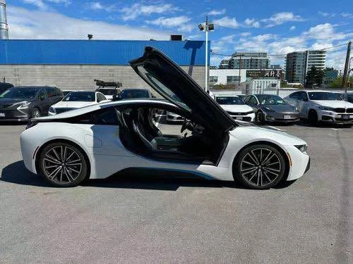 2019 BMW i8 - Image 8 of 18
