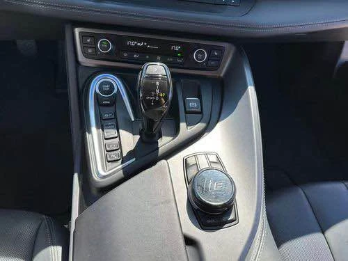 2019 BMW i8 - Image 12 of 18