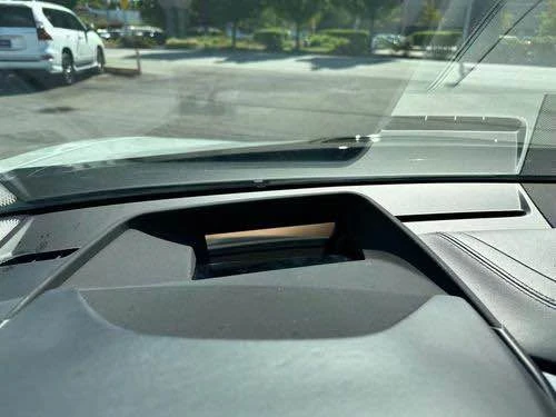 2019 BMW i8 - Image 14 of 18