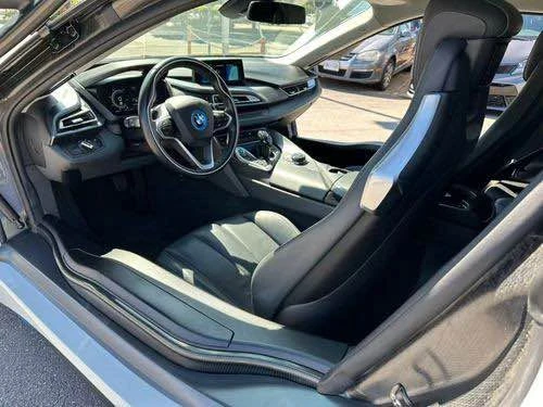 2019 BMW i8 - Image 17 of 18