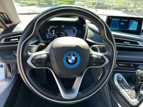 2019 BMW i8 - Image 11 of 18