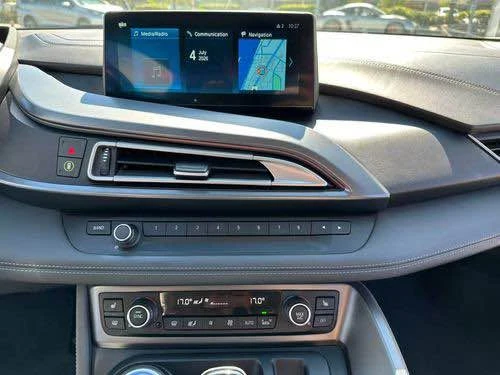 2019 BMW i8 - Image 16 of 18