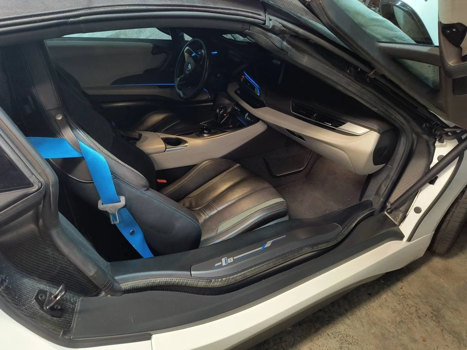 2019 BMW i8 - Image 7 of 9