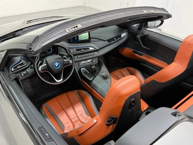 2019 BMW i8 - Image 11 of 21