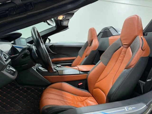 2019 BMW i8 - Image 14 of 21