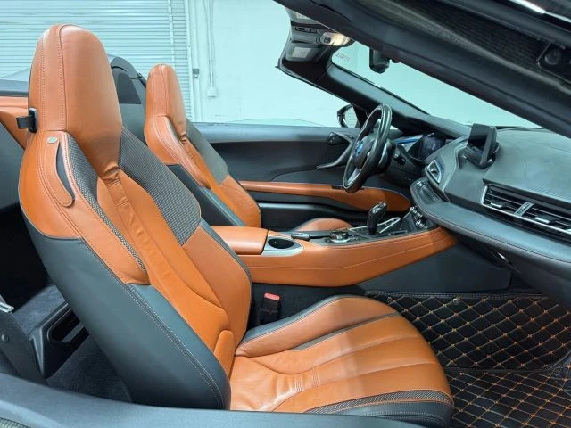 2019 BMW i8 - Image 16 of 21