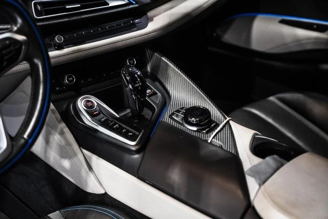 2019 BMW i8 - Image 23 of 31