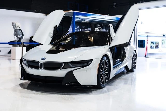 2019 BMW i8 - Image 3 of 31