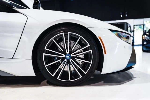 2019 BMW i8 - Image 21 of 31