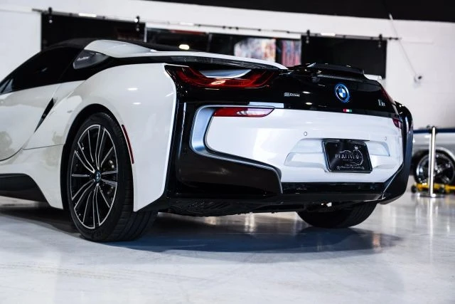 2019 BMW i8 - Image 27 of 31
