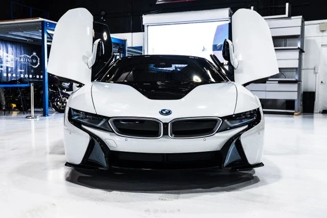 2019 BMW i8 - Image 2 of 31
