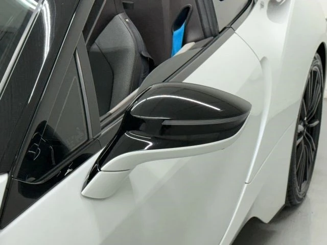 2019 BMW i8 - Image 11 of 12
