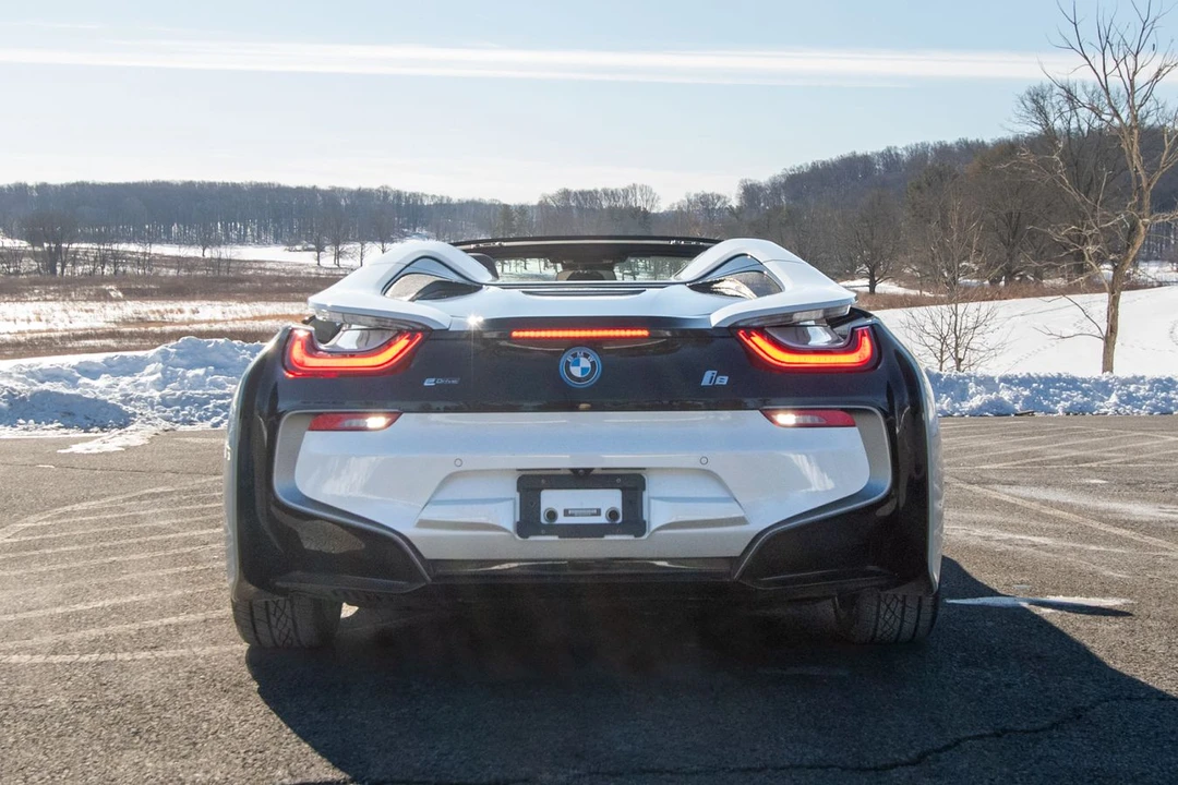2019 BMW i8 - Image 6 of 15