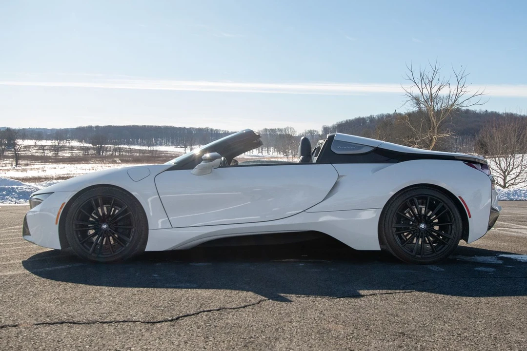 2019 BMW i8 - Image 4 of 15
