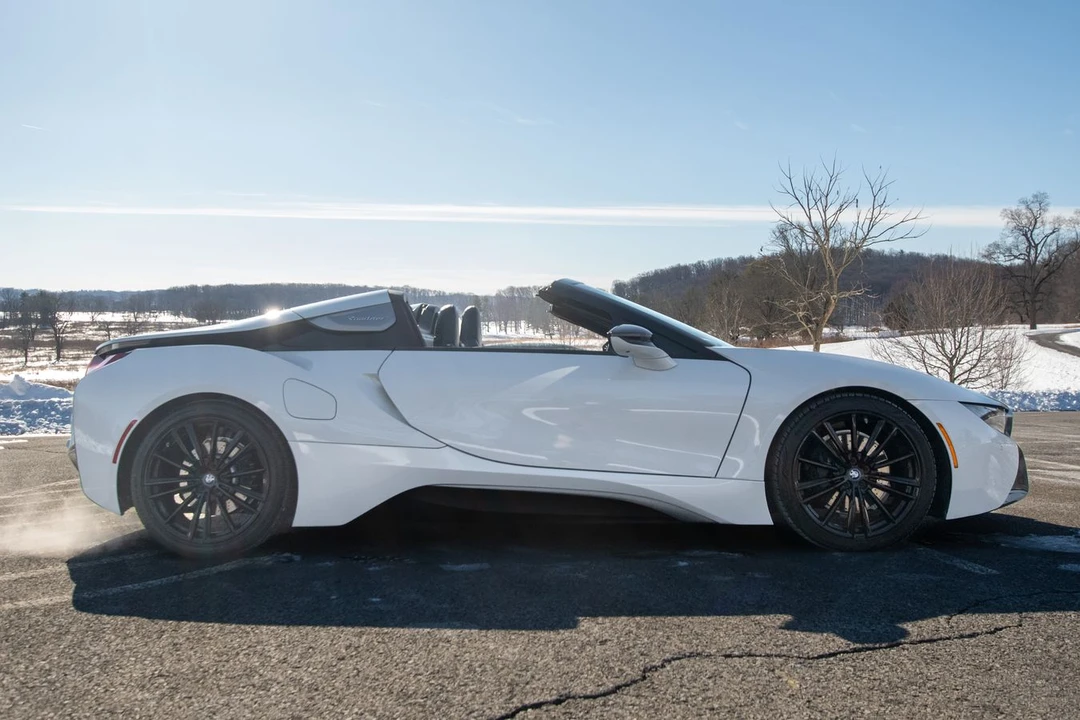 2019 BMW i8 - Image 9 of 15
