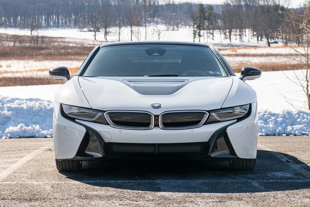 2019 BMW i8 - Image 8 of 15