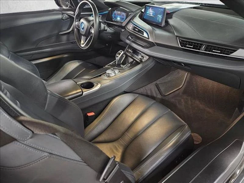 2019 BMW i8 - Image 14 of 19