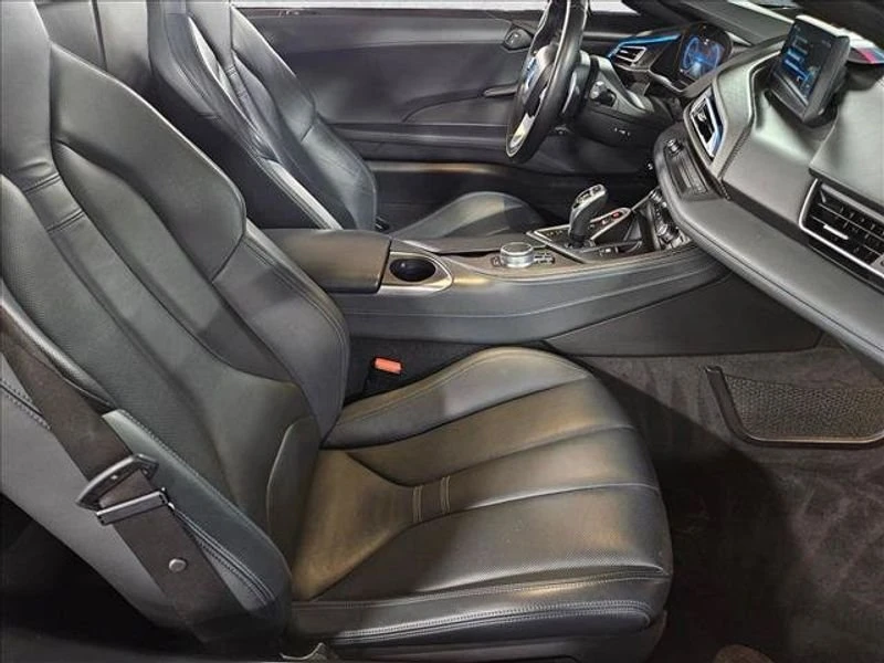 2019 BMW i8 - Image 15 of 19