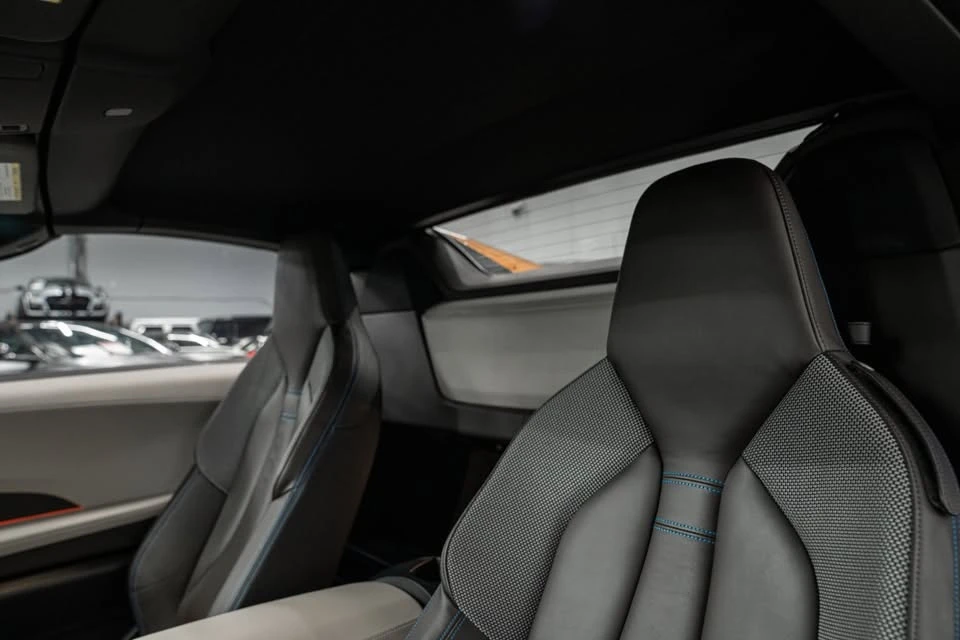 2019 BMW i8 - Image 13 of 19
