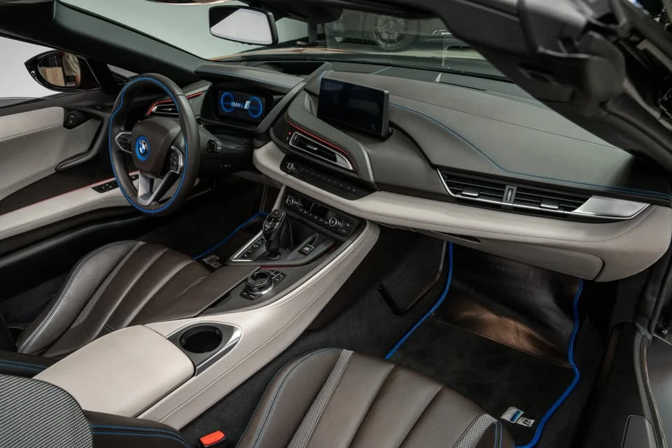 2019 BMW i8 - Image 11 of 19