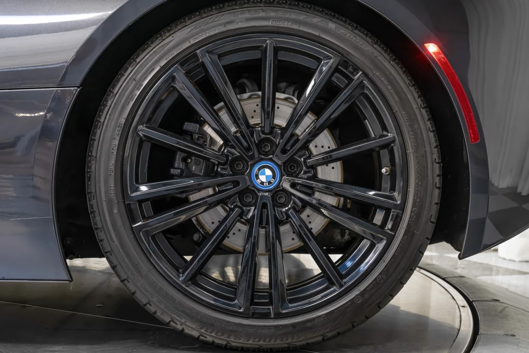 2019 BMW i8 - Image 11 of 21