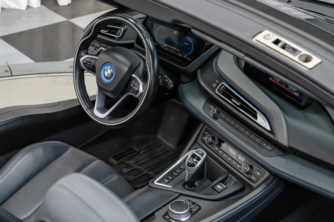 2019 BMW i8 - Image 12 of 21