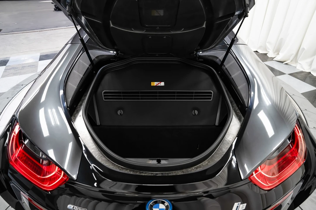 2019 BMW i8 - Image 14 of 21