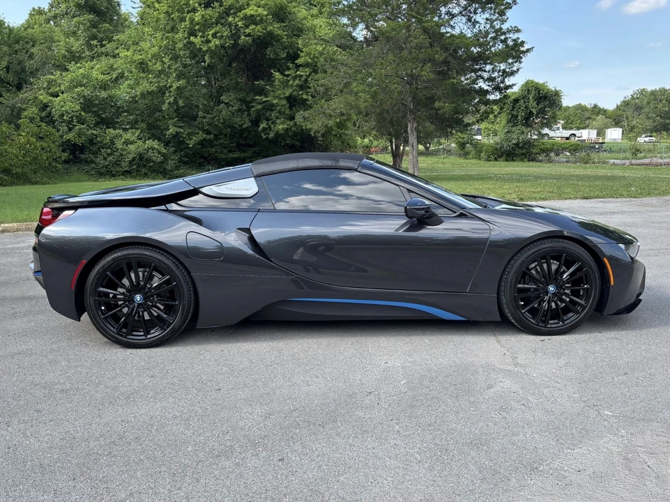 2019 BMW i8 - Image 7 of 31
