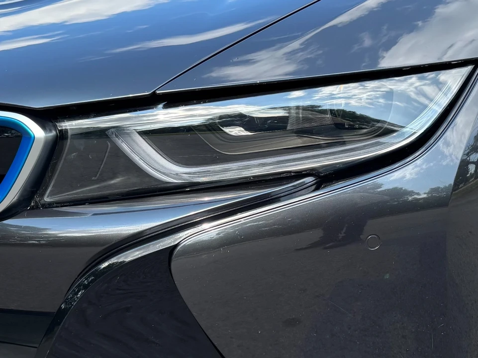 2019 BMW i8 - Image 16 of 31