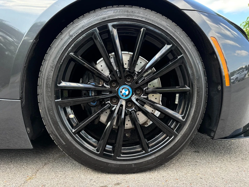 2019 BMW i8 - Image 11 of 31