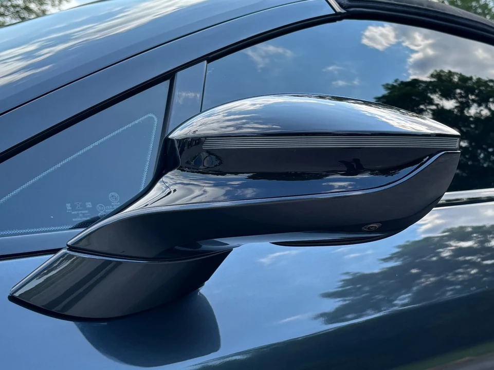 2019 BMW i8 - Image 15 of 31
