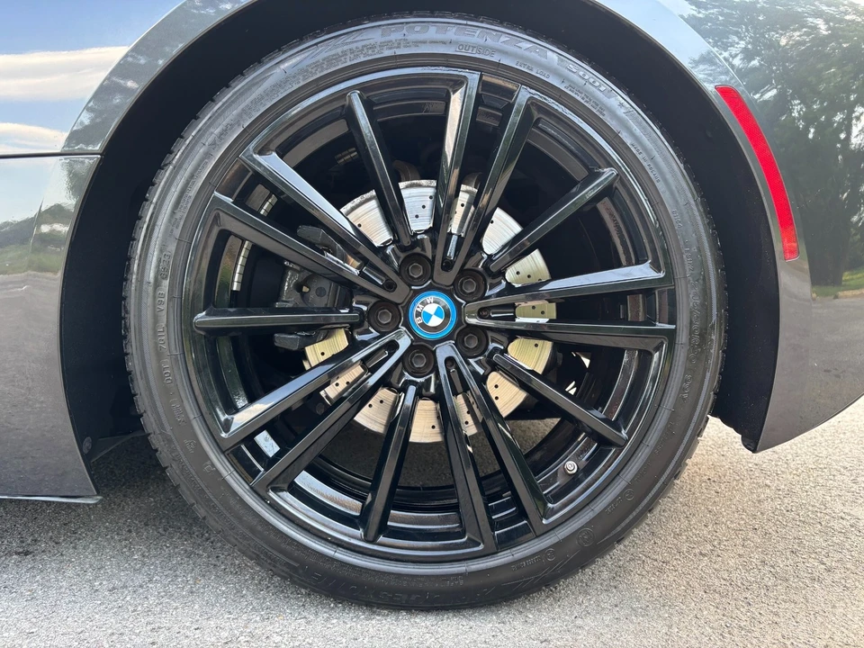 2019 BMW i8 - Image 13 of 31