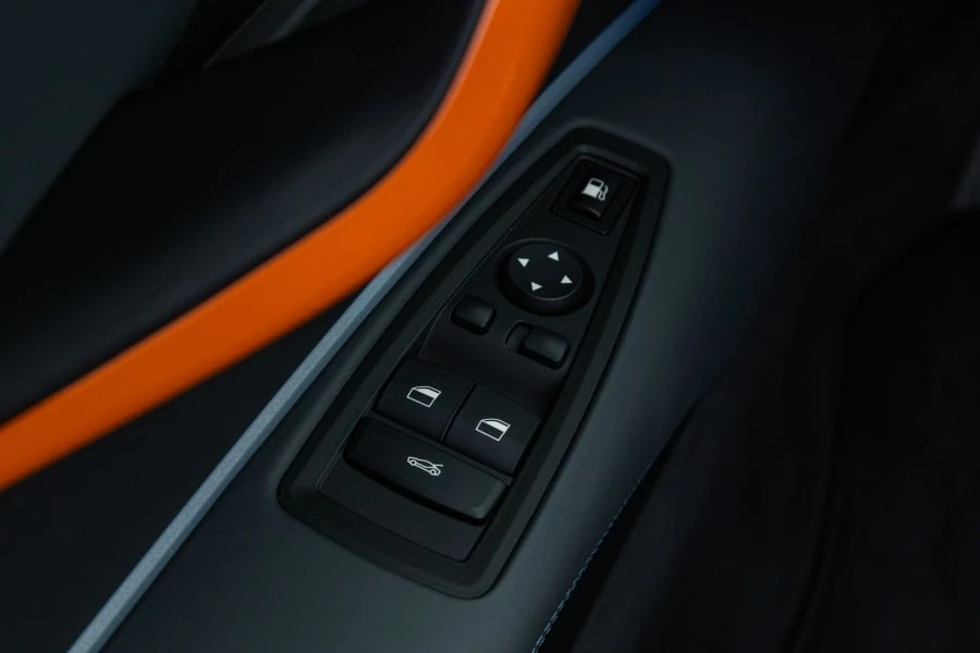 2019 BMW i8 - Image 30 of 31