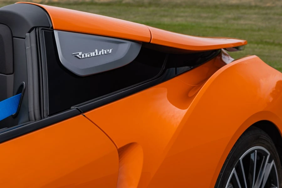 2019 BMW i8 - Image 14 of 31